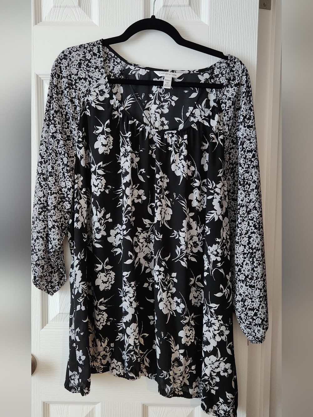 croft & barrow 3X Black and White Floral Raglan Tunic